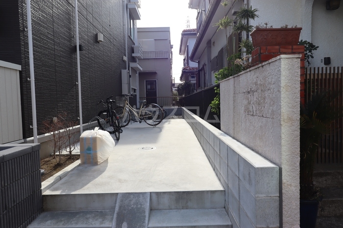 4/4 エントランス