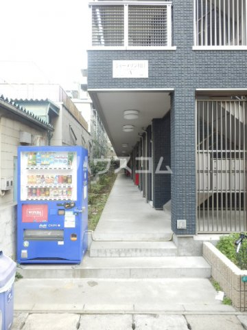 19/28 エントランス