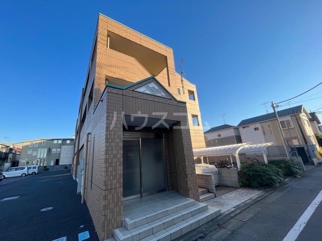 23/30 エントランス