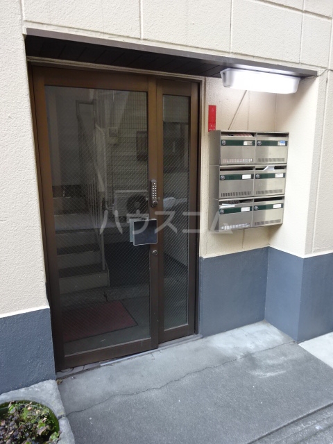 13/15 エントランス