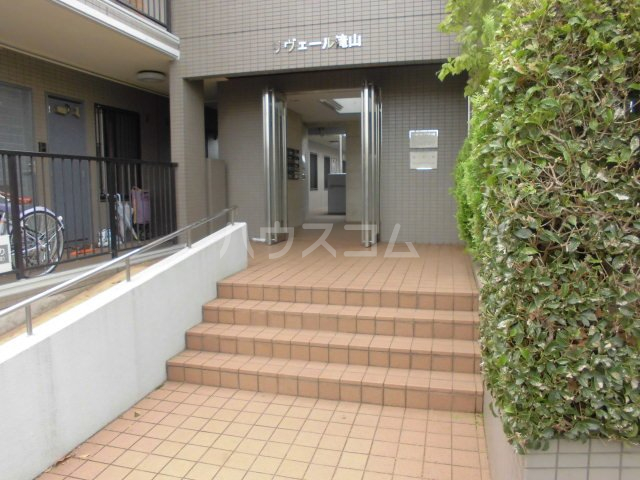 25/30 エントランス