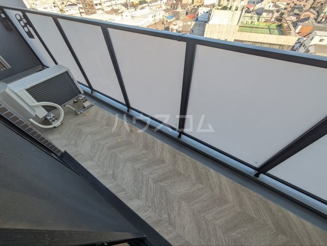 23/30 バルコニー