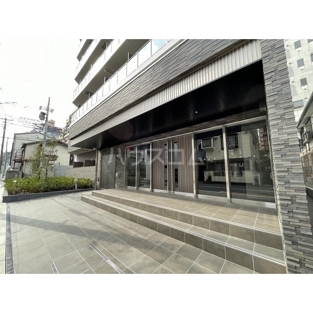 16/27 エントランス