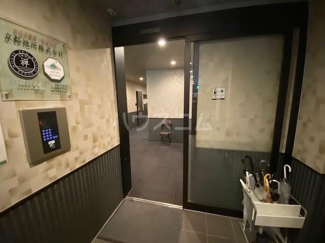 14/19 エントランス