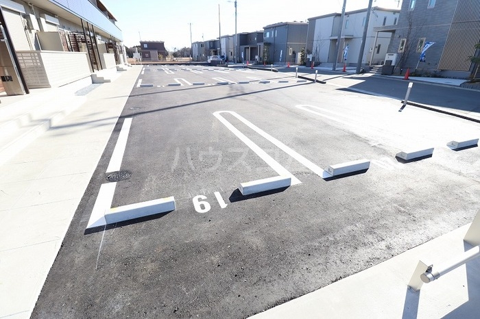 18/19 駐車場