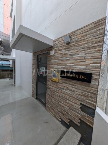 23/30 エントランス