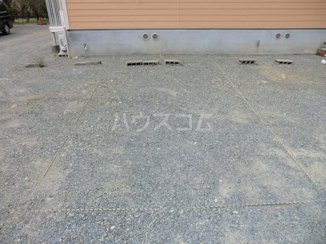 20/29 駐車場