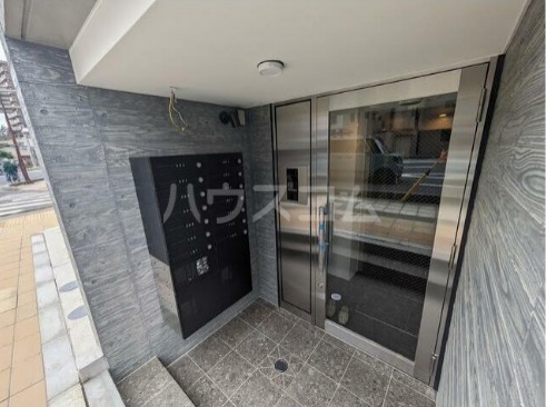 15/15 エントランス