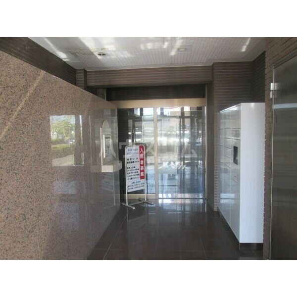 21/26 エントランス