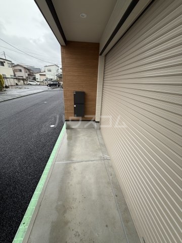 27/30 エントランス