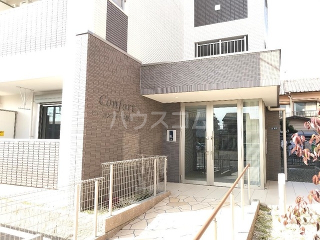 2/3 エントランス