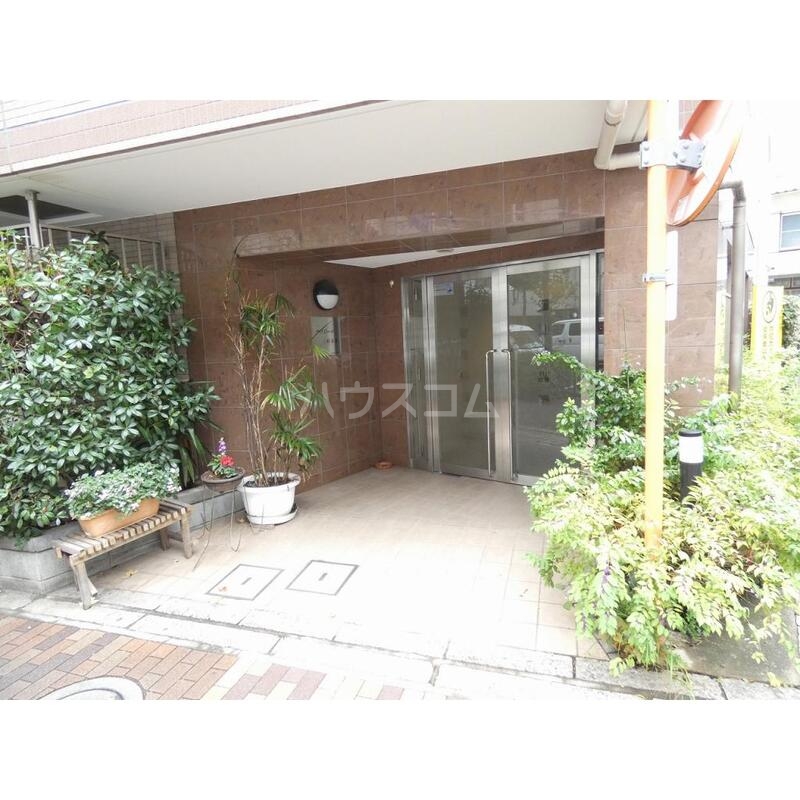 18/18 エントランス