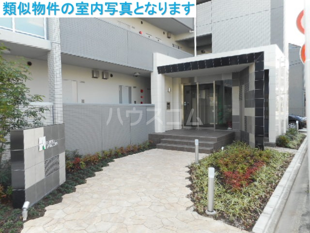 17/25 エントランス