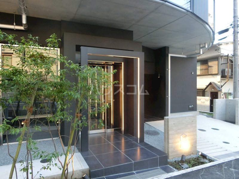 14/14 エントランス