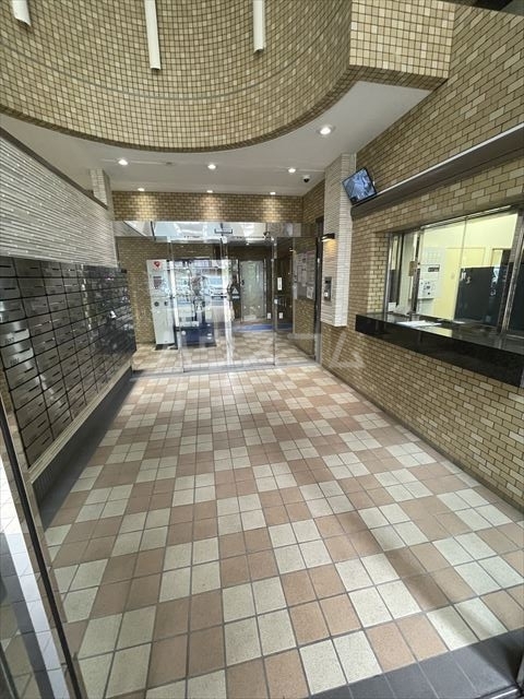 23/30 エントランス