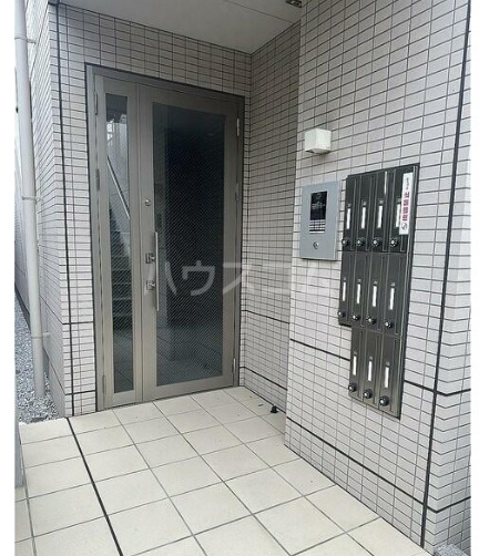 24/26 エントランス