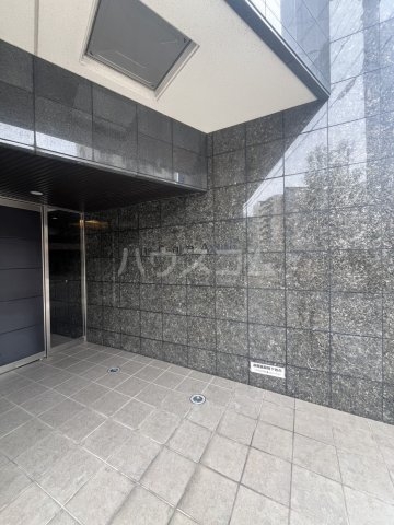 26/30 エントランス