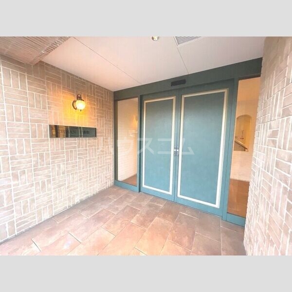 2/2 エントランス