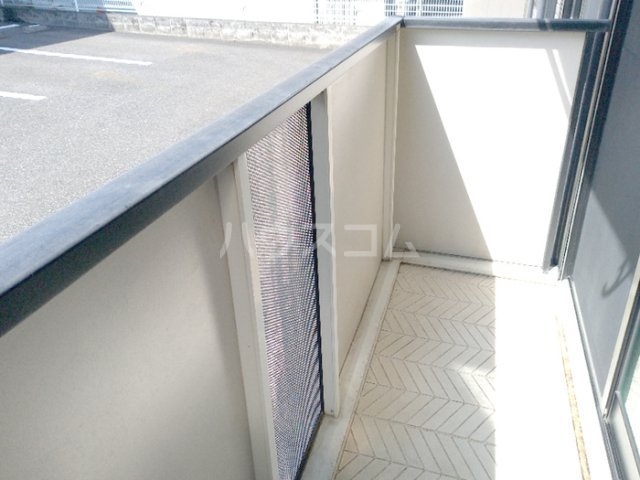 13/18 バルコニー