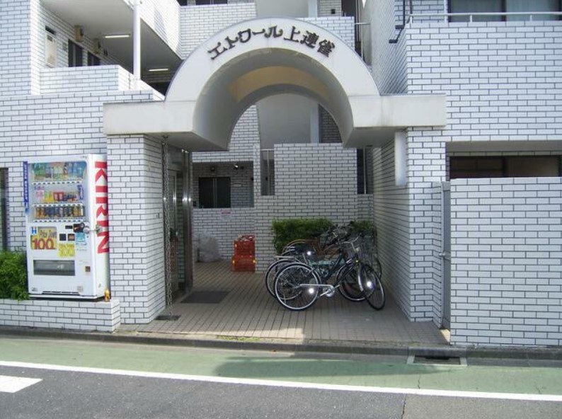 14/23 エントランス