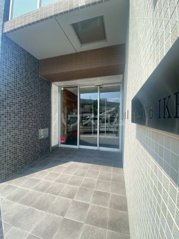 21/29 エントランス