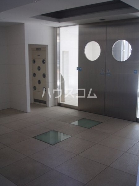 22/25 エントランス