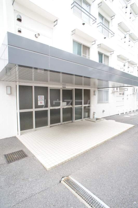 22/29 エントランス
