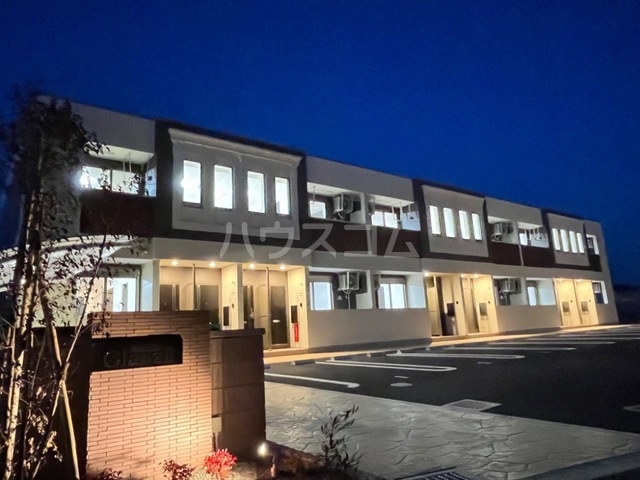 22/23 エントランス