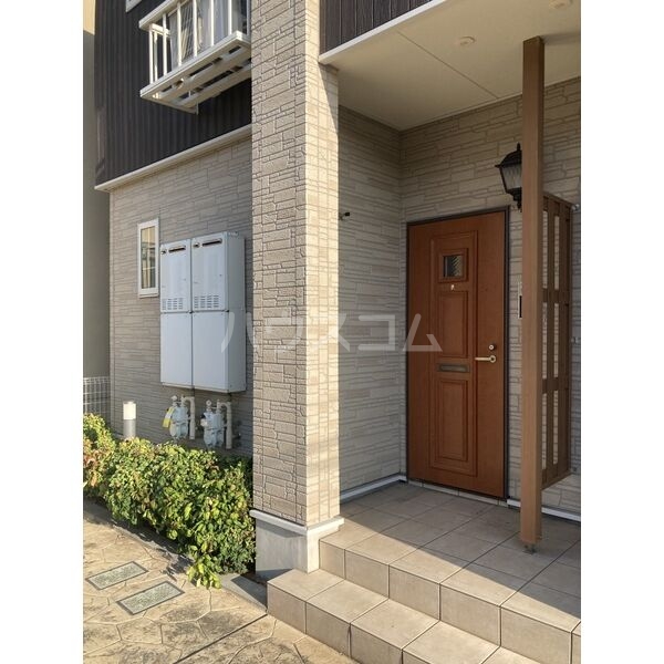 18/26 エントランス