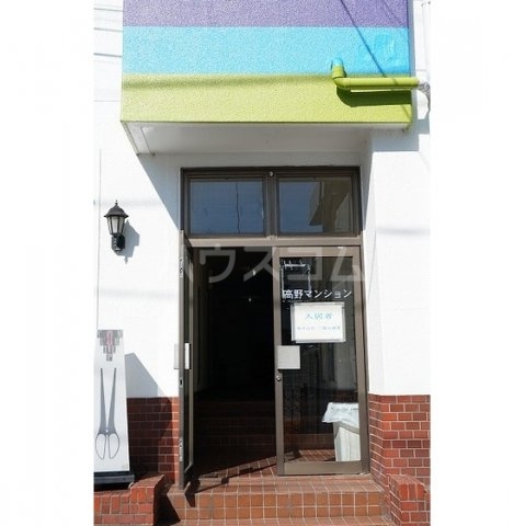 18/19 エントランス