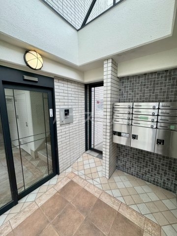 21/30 エントランス