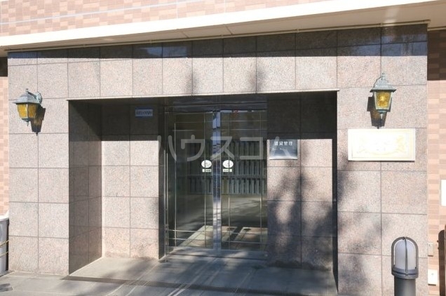 20/30 エントランス