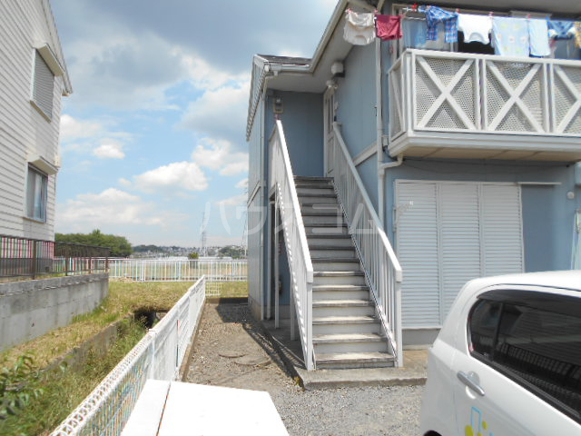 20/21 エントランス