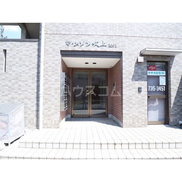 18/25 エントランス