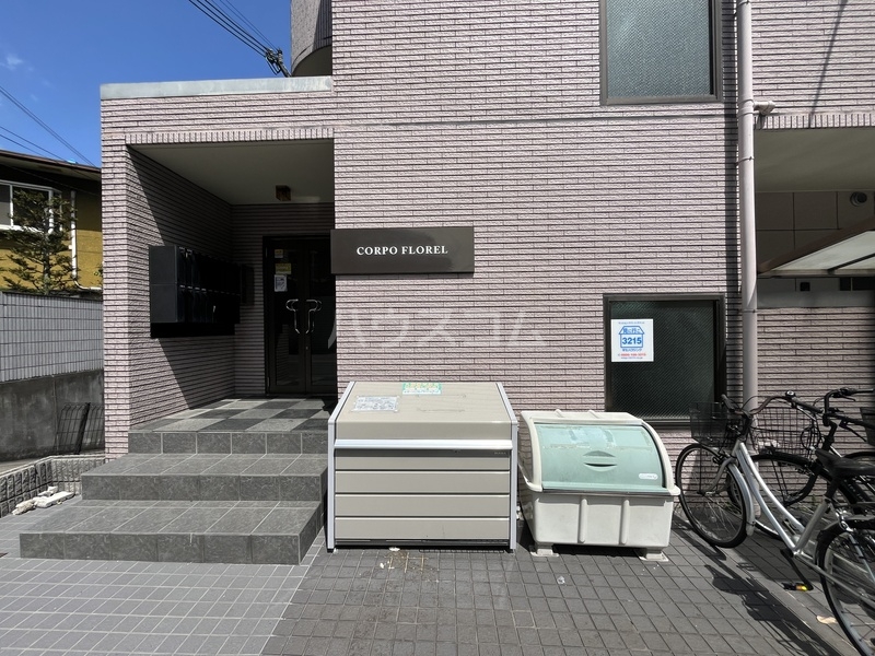 3/3 エントランス