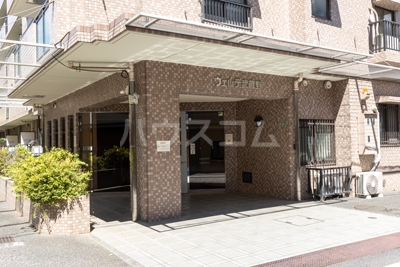 18/25 エントランス