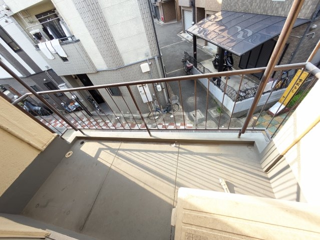 23/30 バルコニー