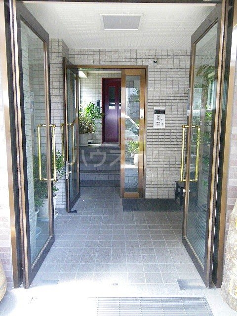 14/21 エントランス