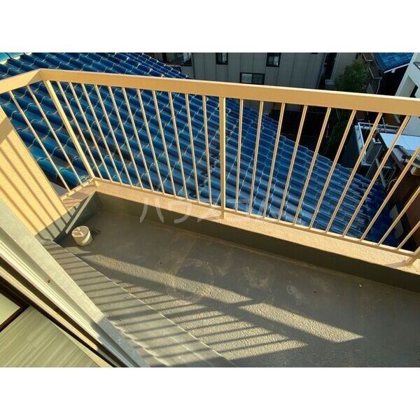 13/18 バルコニー