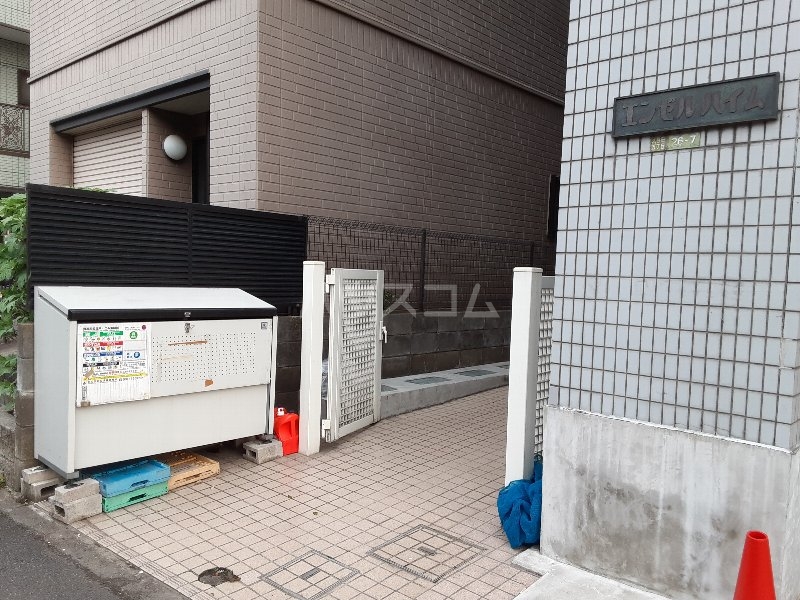 2/3 エントランス