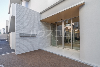 21/30 エントランス