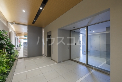 22/30 エントランス