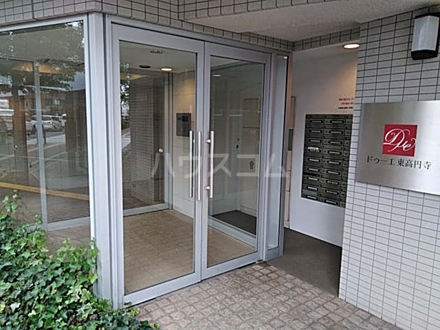 23/30 エントランス