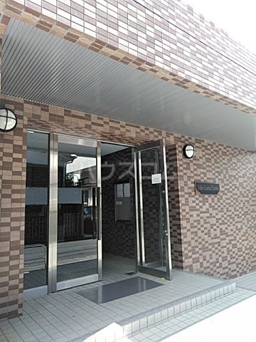 26/30 エントランス