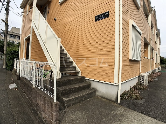 22/30 エントランス