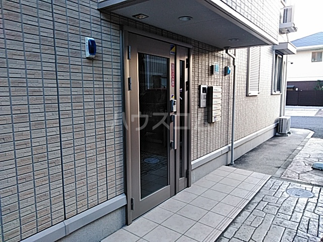 2/4 エントランス