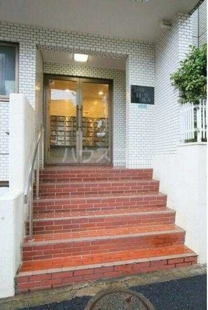 15/21 エントランス