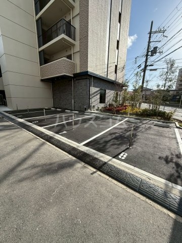 23/28 駐車場