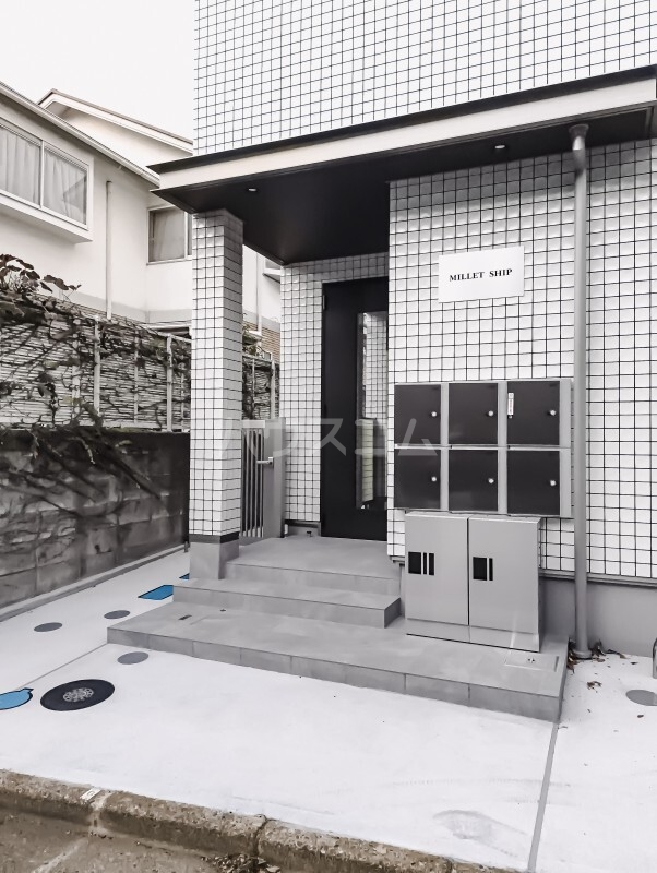 22/24 エントランス