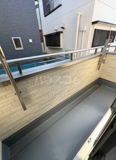 17/23 バルコニー